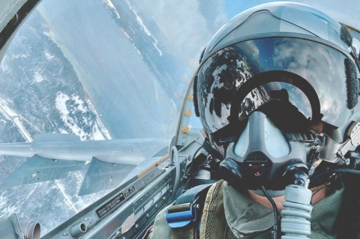 Jetflug in den Alpen – 65 Minuten Kunstflug & Alpen- & Militärmanöver