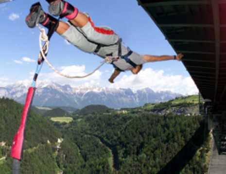 192 m Europa Bridge Bungee Jump in Österreich