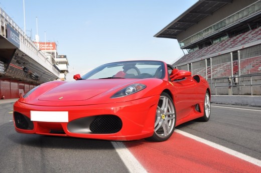 Fahren Sie einen Ferrari F430 - 2 oder 4 Runden - Spanien