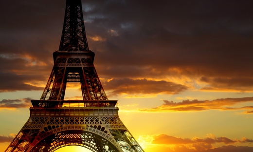 Eiffelturm, Dinner-Kreuzfahrt und Moulin-Rouge-Show für zwei Personen
