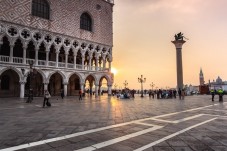 Jahrhunderte der Venezianer Samt traditionelle Tour