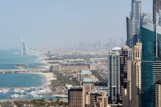 Dubai Top-Sehenswürdigkeiten mit Burj Khalifa besuchen und Armani Hotel Abendessen aus Abu Dhabi