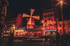 Moulin Rouge Paris – mit Abendessen (pescatarianisch/vegetarisch)