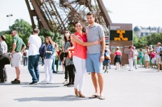 Eiffelturm ohne Anstellen