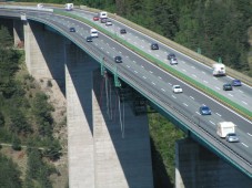 192 m Europa Bridge Bungee Jump in Österreich