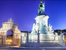 Lissabon-Tour bei Nacht mit Abendessen und Fado-Show