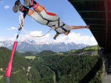192 m Europa Bridge Bungee Jump in Österreich