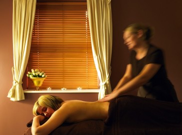 Lomi Lomi Massage