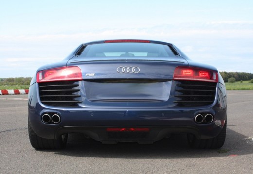 Fahren Sie einen Audi R8 V8